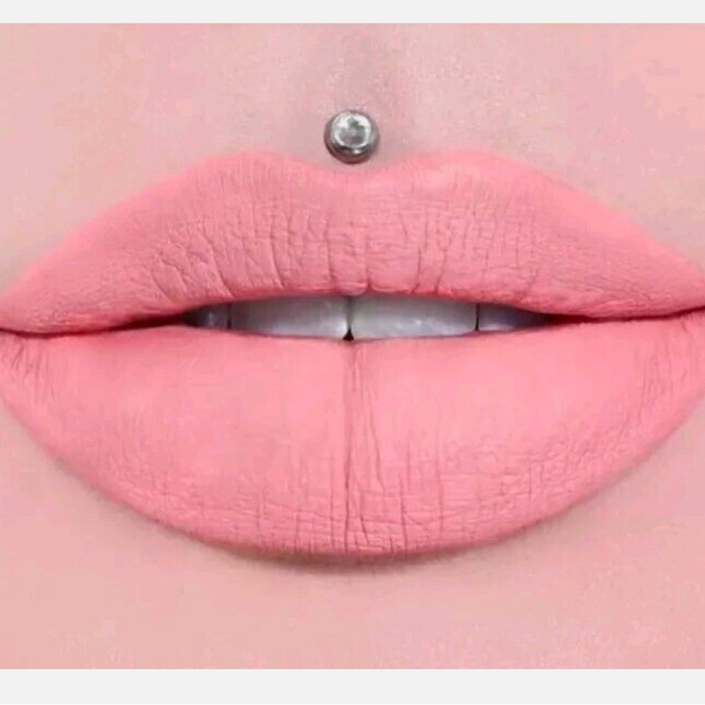 Jeffree Star Velour Liquid Lipstick in Skin Tight New In Box